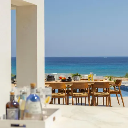 فيلة Beachfront Villla Mimosa *