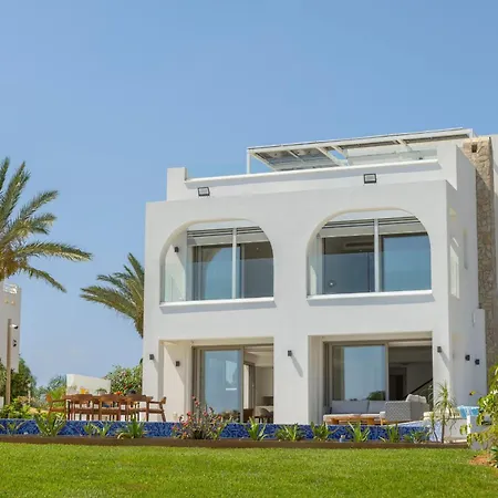 Beachfront Villla Mimosa فيلة *
