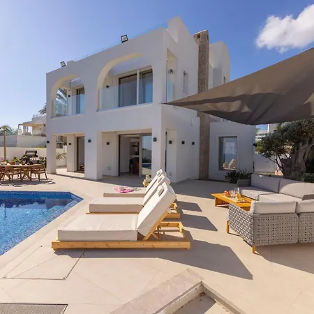 Beachfront Villla Mimosa فيلة