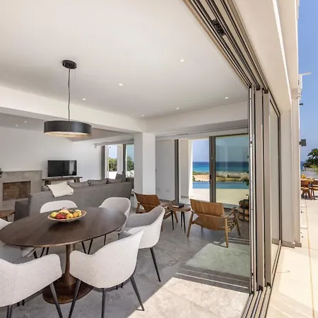 Beachfront Villla Mimosa *