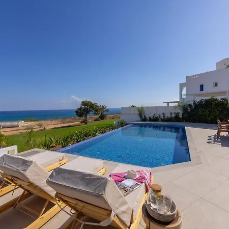 Beachfront Villla Mimosa Villa *